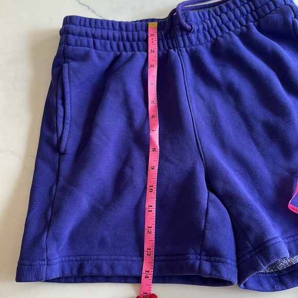 Aritzia boyfriend sweat shorts - Picture 4 of 7